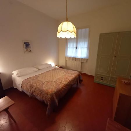 Casa Vacanza Villa Patrizia Follo Alto Luaran gambar