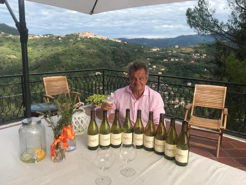 Casa Vacanza Villa Patrizia Follo Alto Luaran gambar