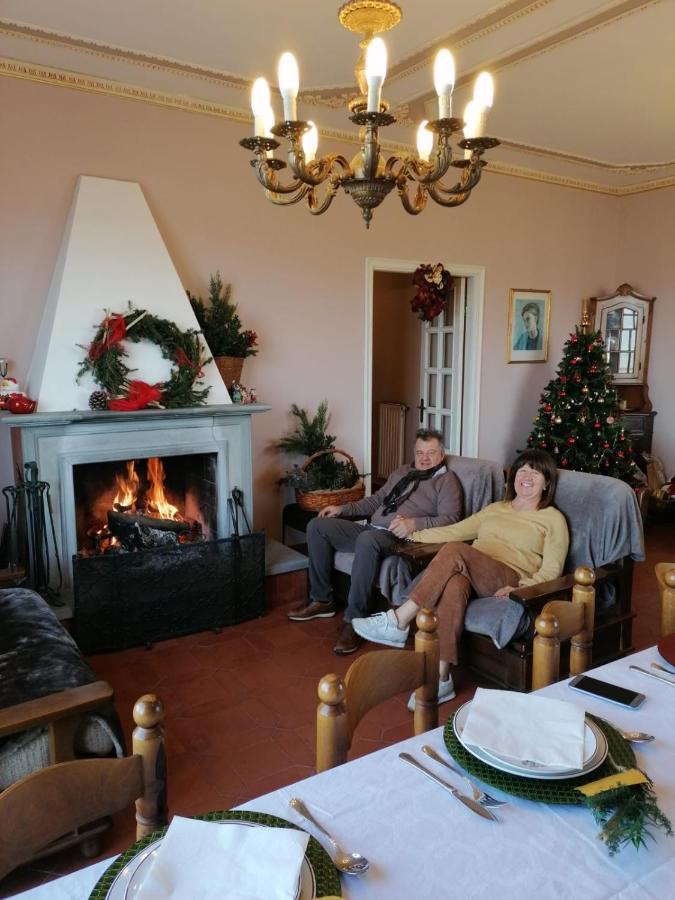 Casa Vacanza Villa Patrizia Follo Alto Luaran gambar