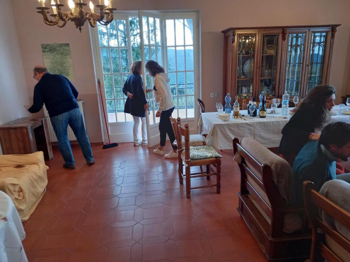 Casa Vacanza Villa Patrizia Follo Alto Luaran gambar