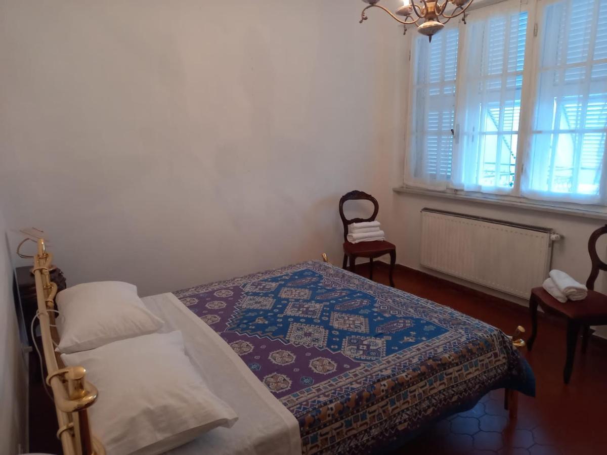 Casa Vacanza Villa Patrizia Follo Alto Luaran gambar