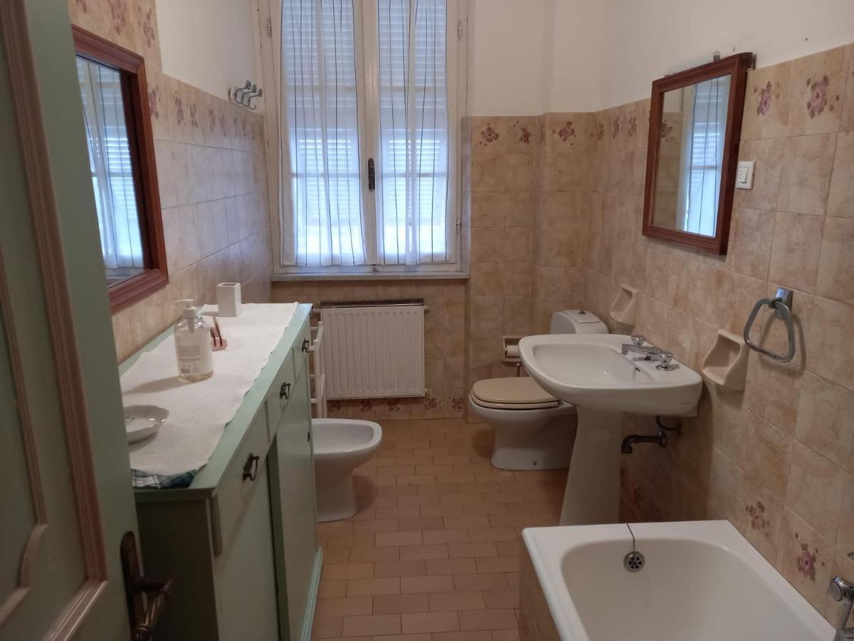 Casa Vacanza Villa Patrizia Follo Alto Luaran gambar