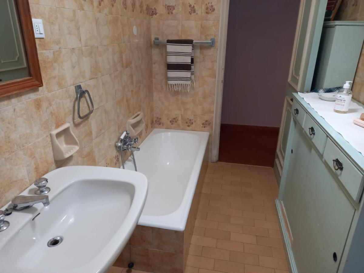 Casa Vacanza Villa Patrizia Follo Alto Luaran gambar