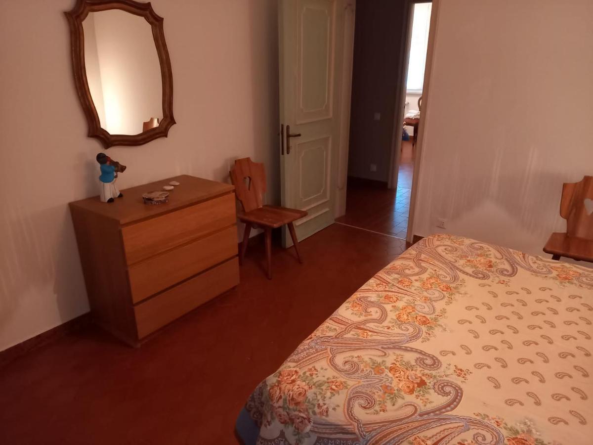 Casa Vacanza Villa Patrizia Follo Alto Luaran gambar