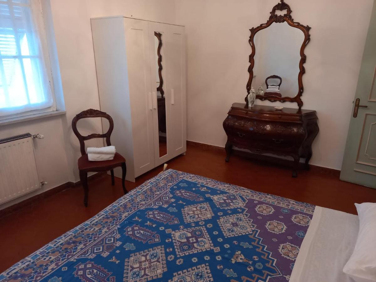 Casa Vacanza Villa Patrizia Follo Alto Luaran gambar